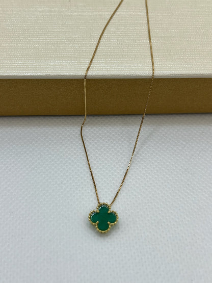 pingente feminino trevo quatro folhas com pedra jade